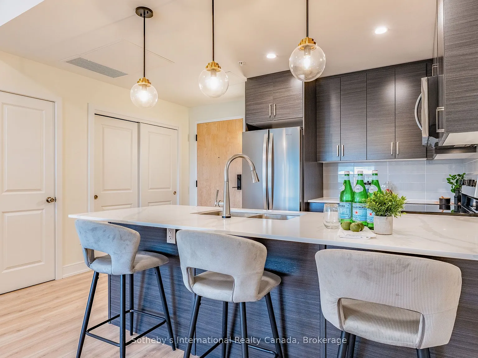2 bed, $2,450 — Photo 3