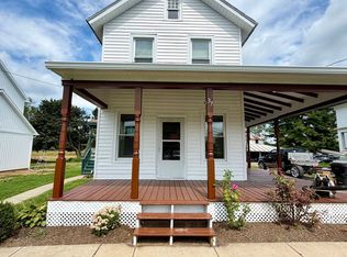 37 N Kinzer Rd, Kinzers, PA 17535