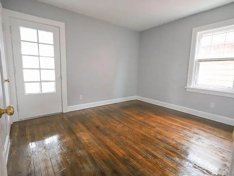 3658 Strathavon Rd #1 — Photo 2
