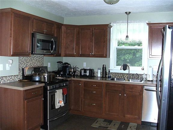 3rd image of 8 Fenwood Ave