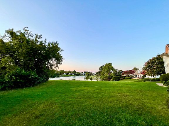 5th image of 1087 Grand Oak Ln