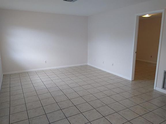 5th image of 570 13th Pl APT 3
