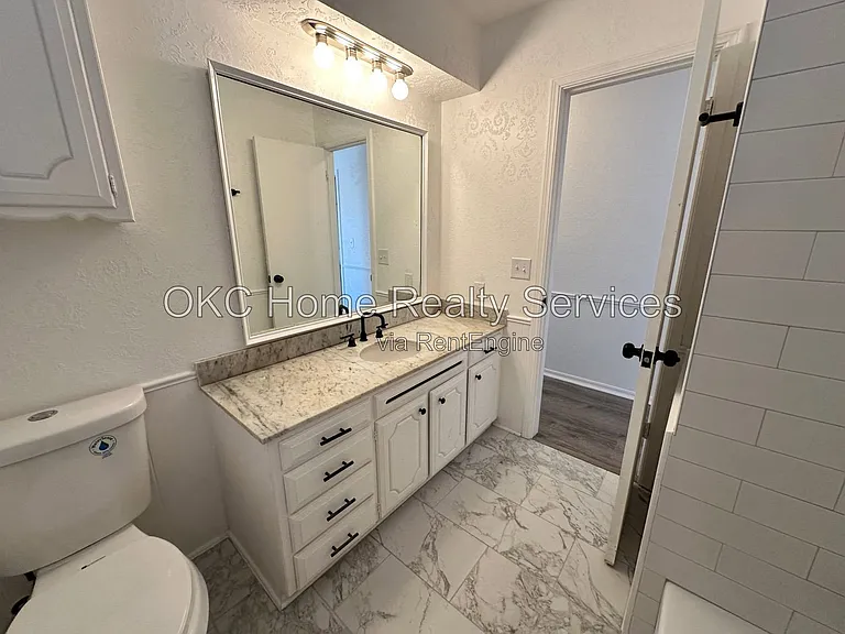 1428 SW 72nd St — Photo 16