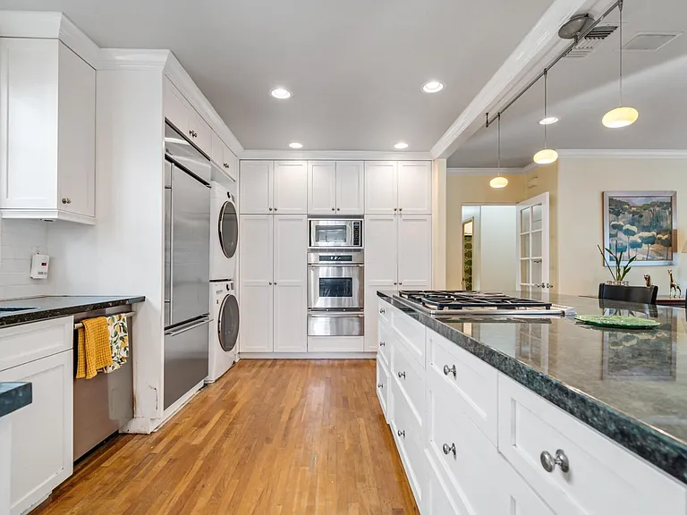423 Pomona Ave — Photo 9