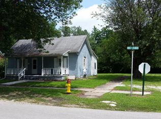 803 N 7th St, Clinton, IN 47842