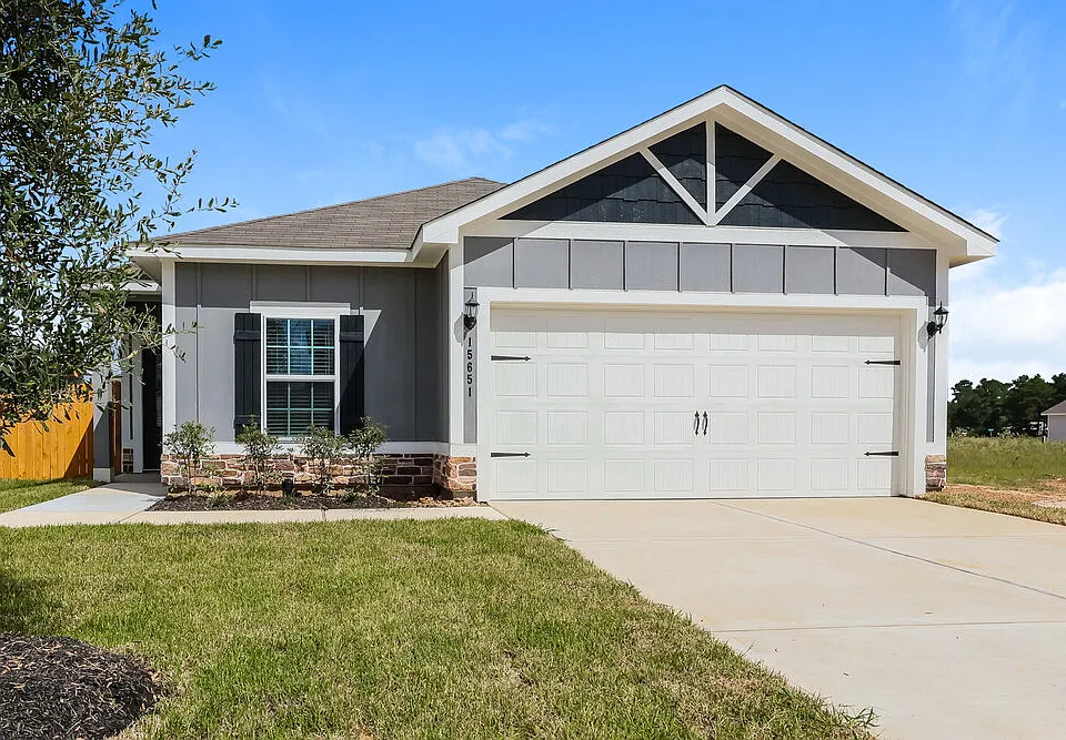15651 Plum Brook Dr