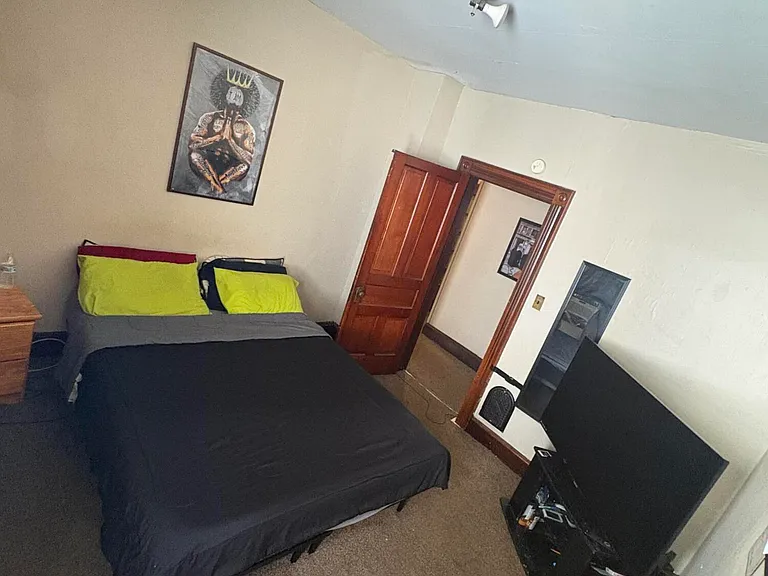 1222 Schlager St #2 — Photo 7