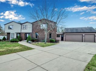 57 Bramble Rd, Williamsville, NY 14221