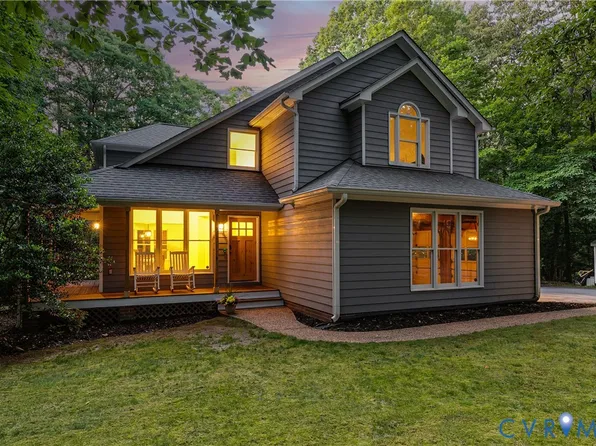 1968 Huguenot Hundred Dr, Midlothian, VA 23113