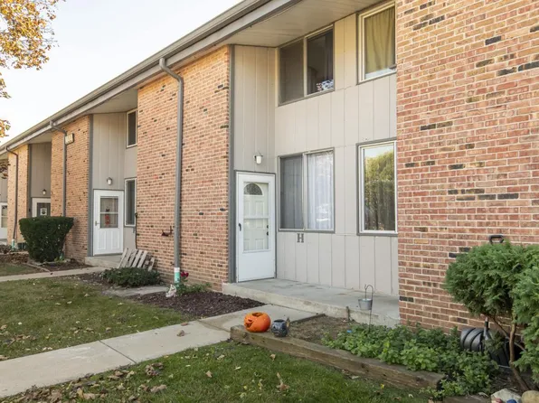 1444 Big Bend ROAD #H, Waukesha, WI 53189