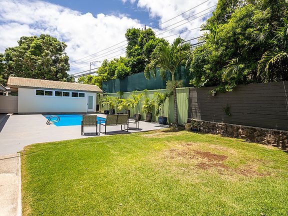 Entrance to cottage is on the other side of the building with a private walk way to your door. No access to pool.