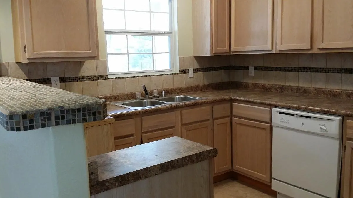 2 bed, 1026 sqft, $1,725 — Photo 2