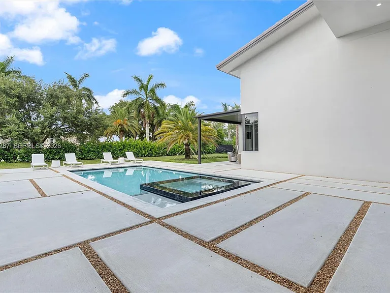 14930 SW 16th Ct — Photo 39