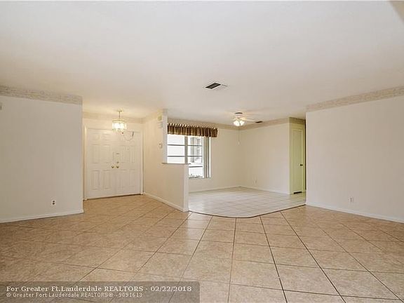 5th image of 4808 Banyan Ln