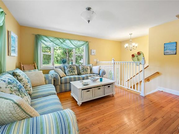 2nd image of 24 Quannacut Rd