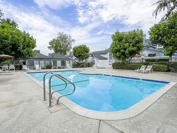 4th image of 900 W Sierra Madre Ave APT 82