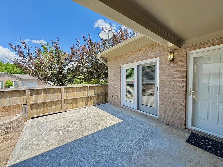 226 Beaver Creek Dr — Photo 3