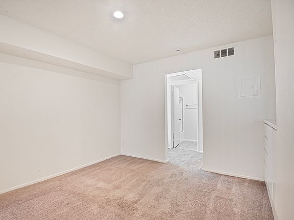 5th image of 8313 Cedros Ave #203