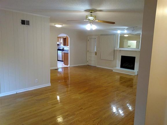 3rd image of 708 Forest Ave