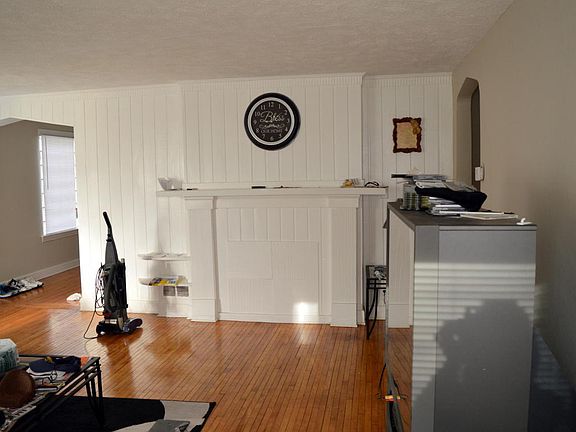 4th image of 817 Dickinson St SE