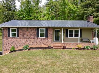 260 Rolling Hills Dr, Marion, VA 24354
