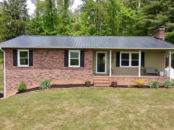 260 Rolling Hills Dr, Marion, VA 24354