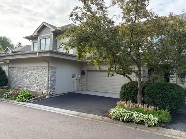 290 Grace Pointe Ct, Wayzata, MN 55391
