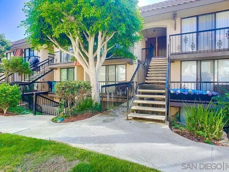 190 Del Mar Shores Ter #11 — Photo 29