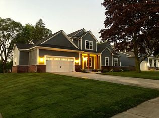 111 Woodside Rd, Royal Oak, MI 48073