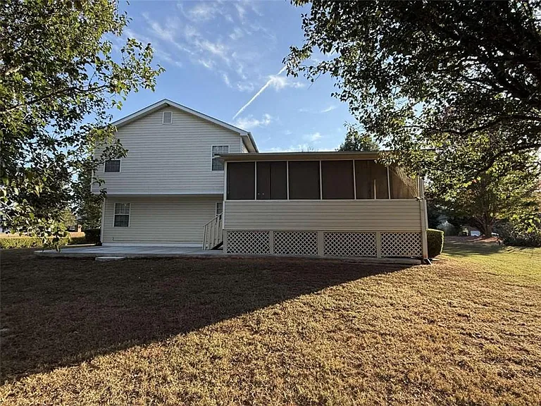 228 Solomon Dr — Photo 20