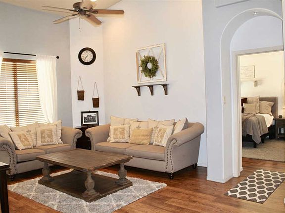 2nd image of 2797 S Majestic Ave