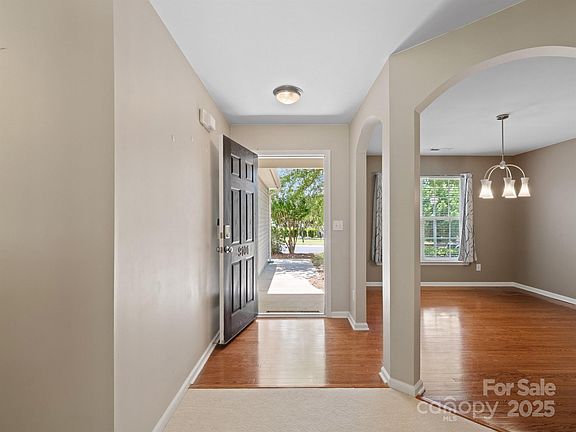 5th image of 9101 Pembroke Ct
