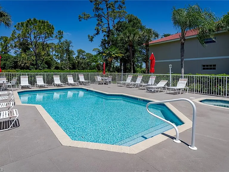 8085 Celeste Dr #812 — Photo 2