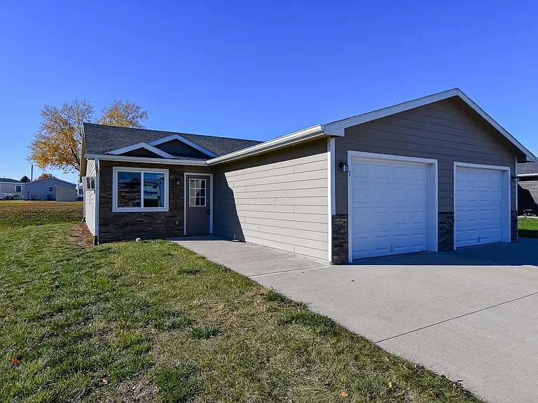 100 Deerwood Dr — Photo 22