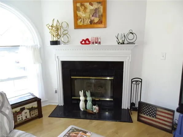 821 Rivertree Ln, Winston Salem, NC 27103