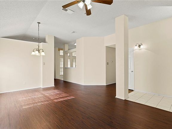 5th image of 1022 Silver Spruce Dr