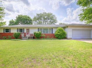 801 S 1st St, Fisher, IL 61843