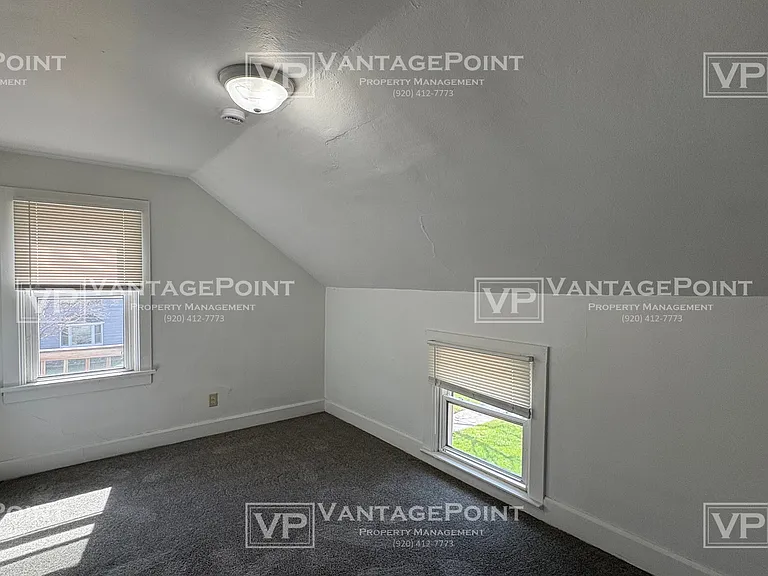 836 11th Ave — Photo 7
