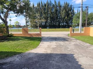 14136 SW 14th St #1, Fort Lauderdale, FL 33325