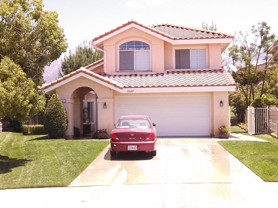 1st image of 10687 Blue Crest Dr