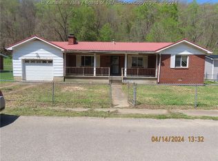80 Hensley Heights Rd, Man, WV 25635