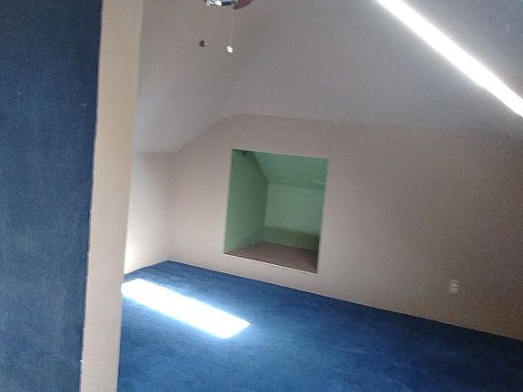 3rd image of 215 N Park St
