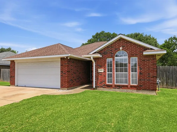 413 Brentwood Dr E, College Station, TX 77840