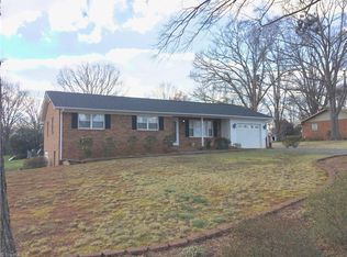 210 Lorraine Dr, Winston Salem, NC 27107