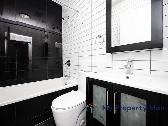 5th image of 739 Lafayette Ave #2A
