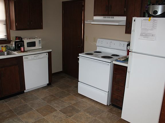 3rd image of 3227 Claflin Rd