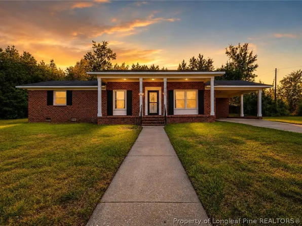 7401 Paxton Dr, Fayetteville, NC 28303