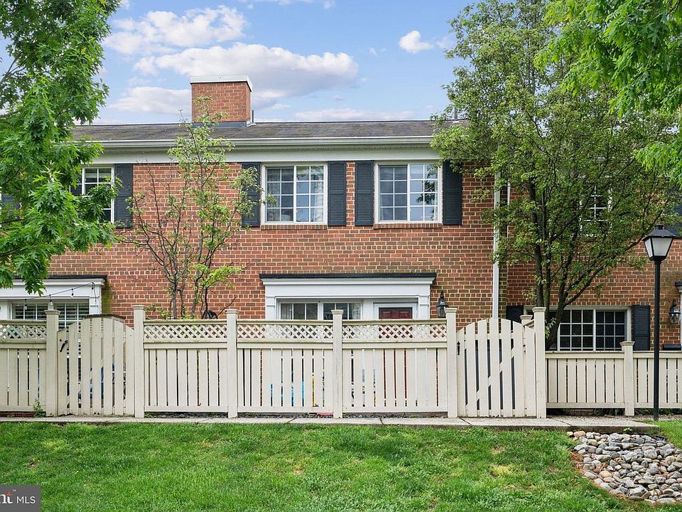 1st image of 1547 N Van Dorn St #A