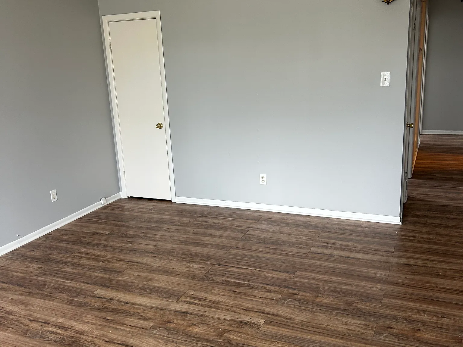 439 Risley Rd — Photo 2