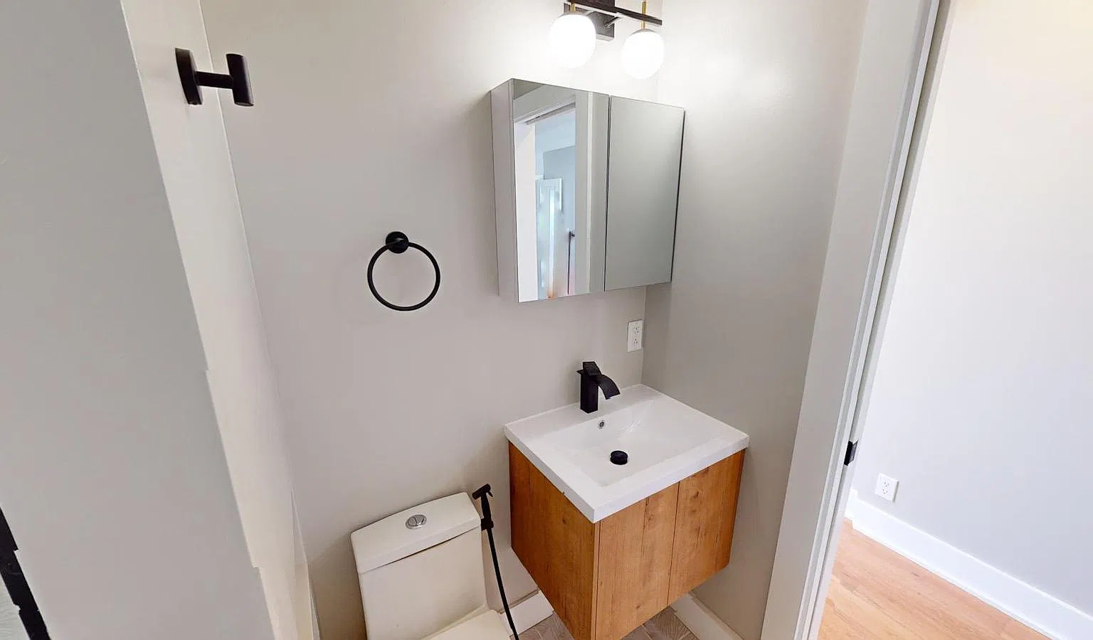 2 bed, 799 sqft, $2,297 — Photo 3